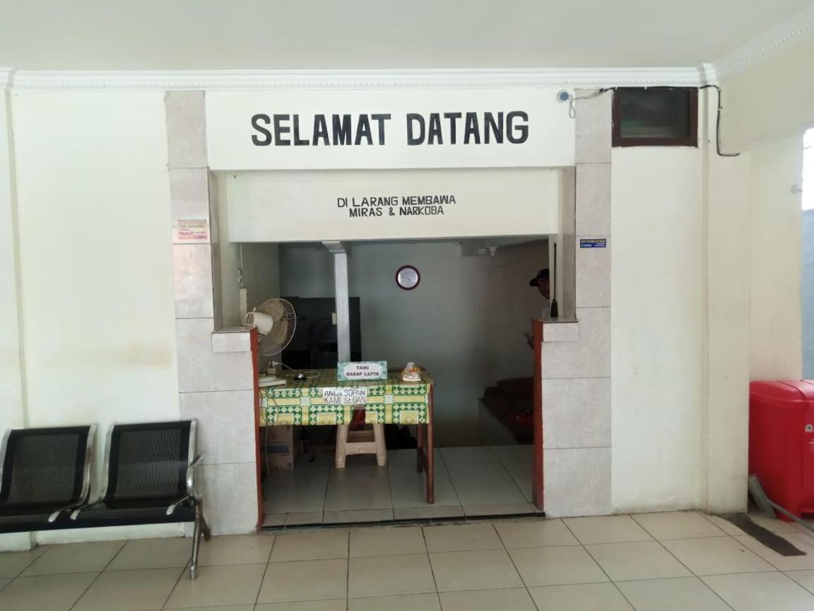 Hotel Surya Jaya WEST PAPUA エクステリア 写真