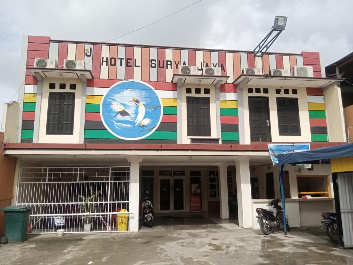 Hotel Surya Jaya WEST PAPUA エクステリア 写真